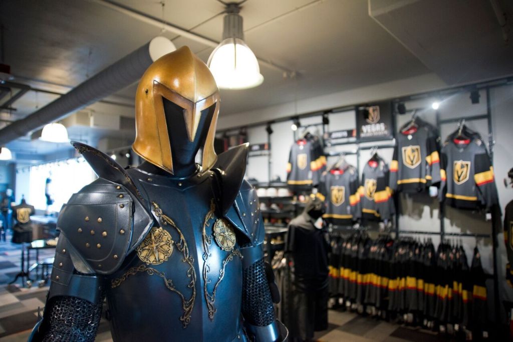 VEGAS GOLDEN KNIGHTS 🏒 Tour Of The VGK Armory Fan Store At T