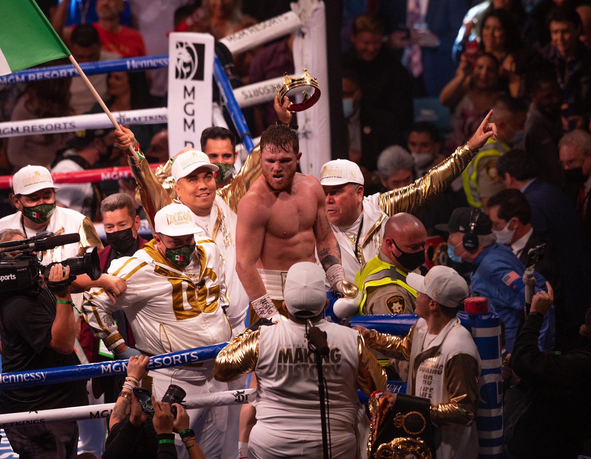 Sold Out Canelo-Plant Fight Draws 16,586 To MGM Grand Garden, With Canelo Defeating Plant With 11th Round TKO