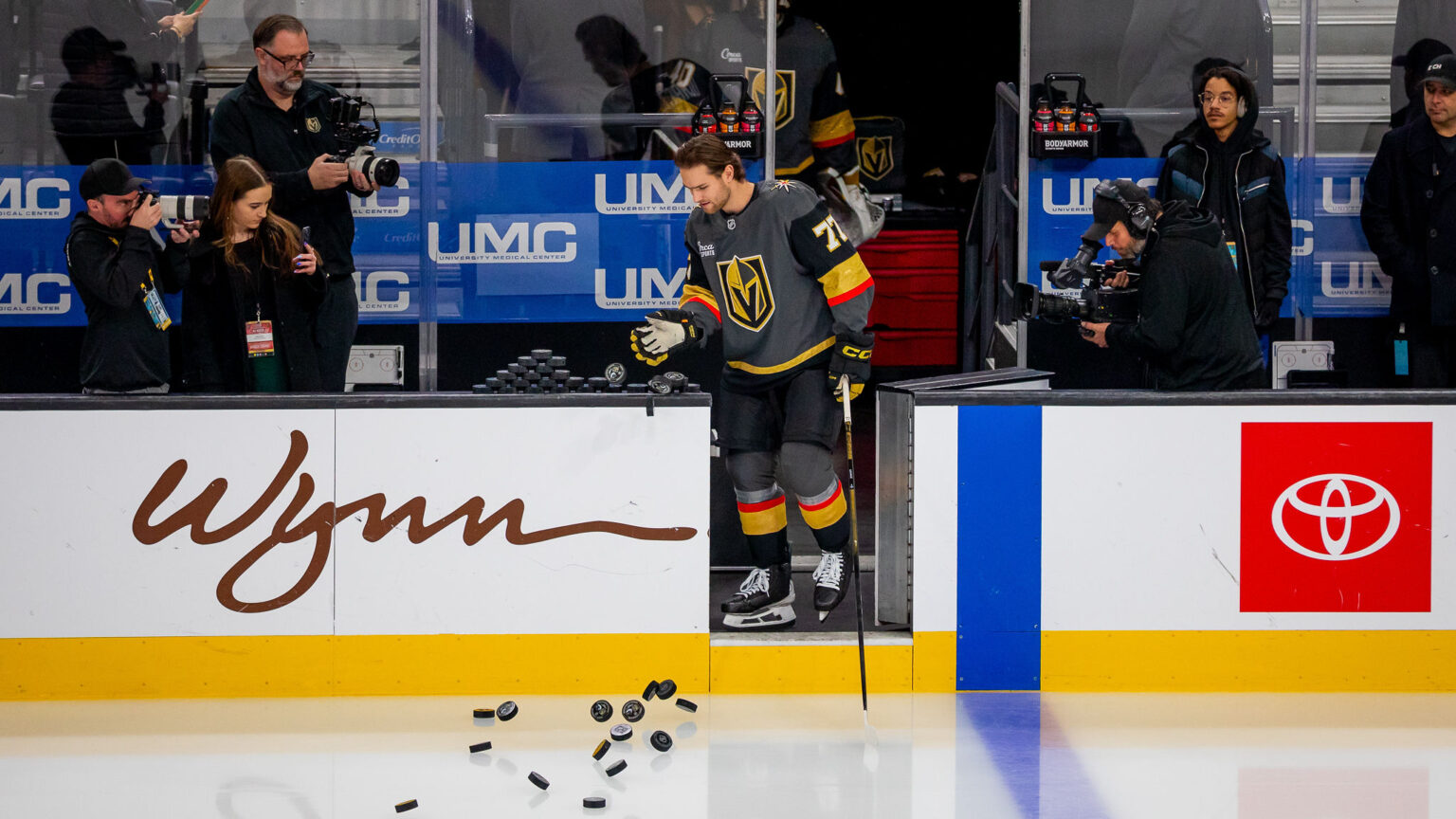 Golden Knights Stop Five-Game Losing Streak With 5-2 Win Over Canucks ...