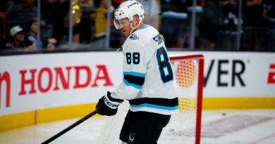 Sunday News Round-up: Utah Mammoth Stomp VGK With Hockey Sweater Exchange Ploy; Lights Hawk Cheap Tickets; Raiders Use Vegas Showgirls At Draft Event